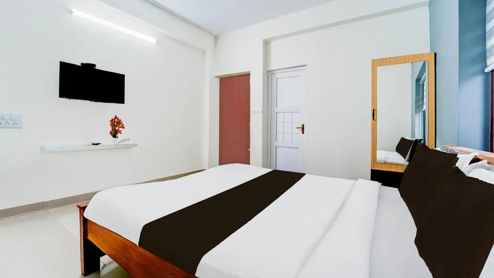 Super Hotel O Kazhakootam Near Technopark Phase 2 تريفِندرم